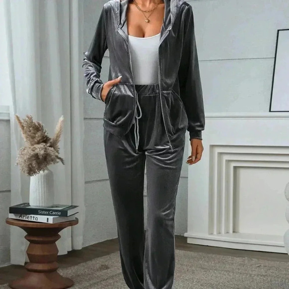 Grey Casual Women's Velvet Kangaroo Pocket Hoodie & Sweatpants Set - Picture 5 of 6